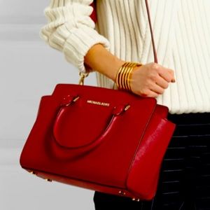 Michael Korea cherry Selma bag ❤️❤️
